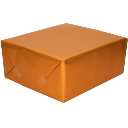 2x Luxe inpakpapier/cadeaupapier oranje zijdeglans 150 x 70 cm