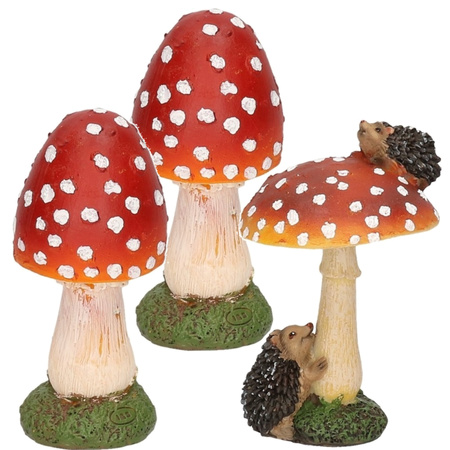 Decoratie paddenstoelen setje met 2x gewone paddestoel en 1x met een egeltje 